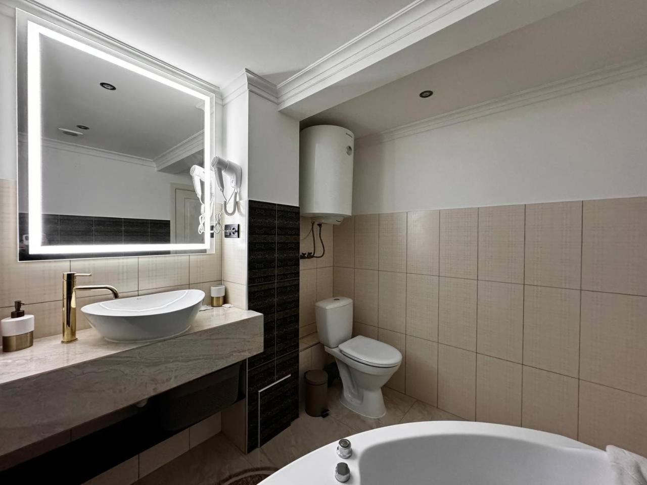Deribasivska 10 Luxury Apartment 敖德萨 外观 照片