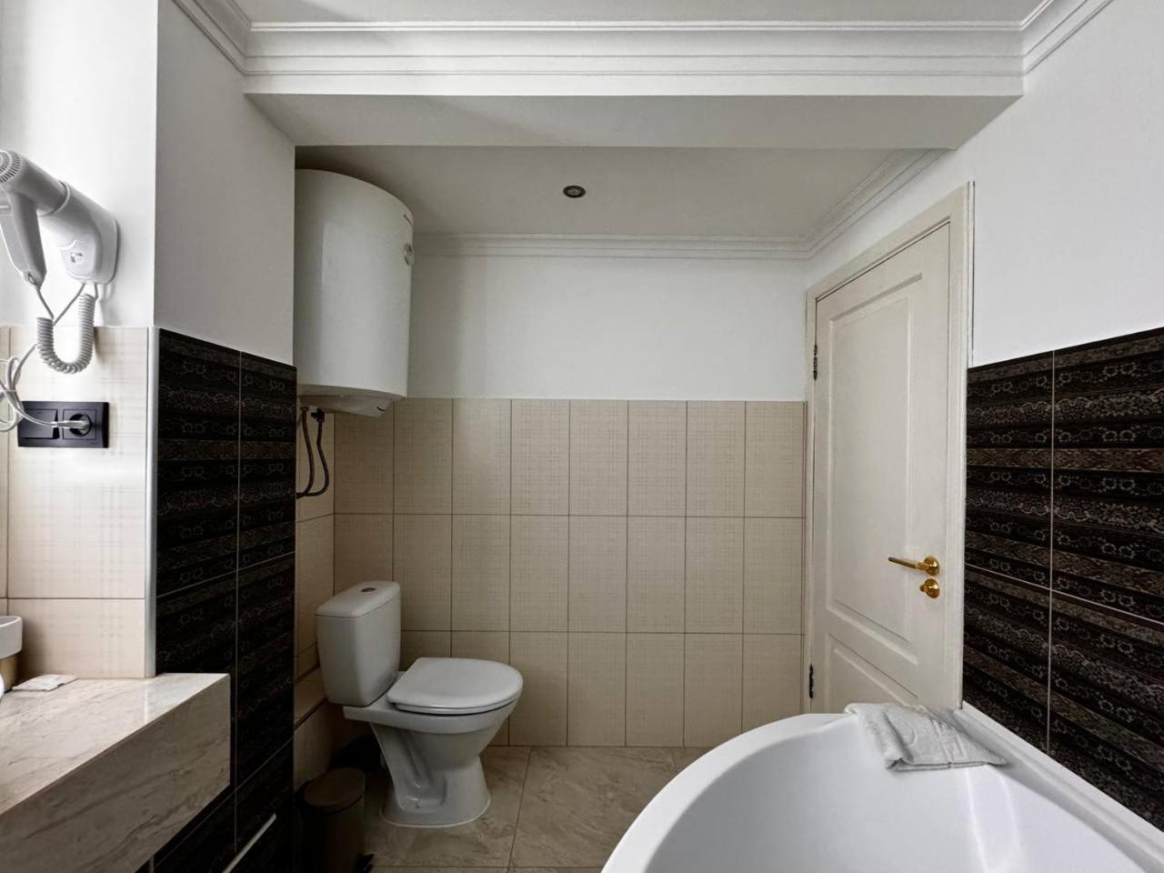 Deribasivska 10 Luxury Apartment 敖德萨 外观 照片