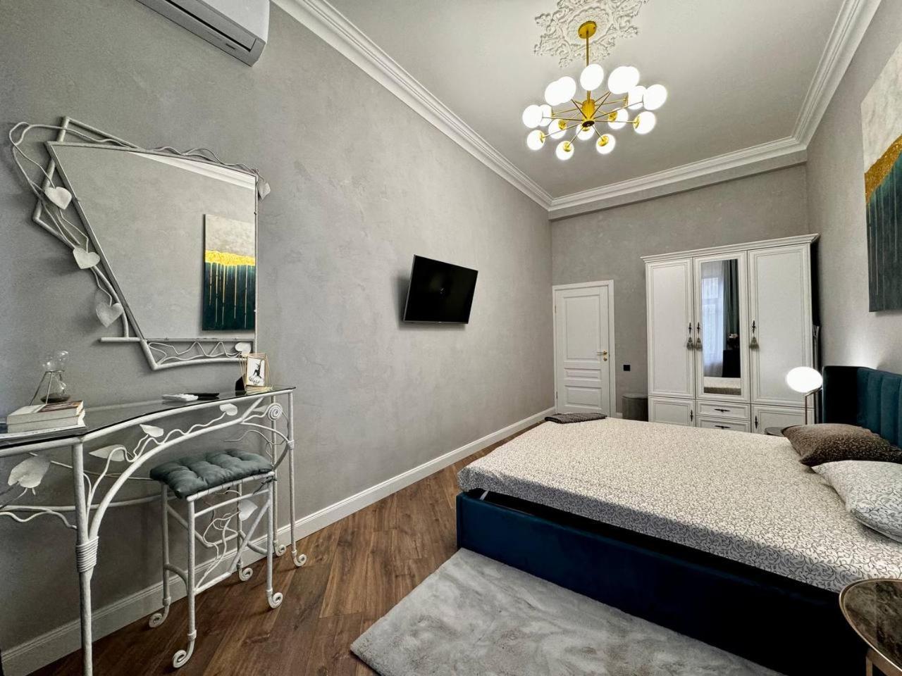 Deribasivska 10 Luxury Apartment 敖德萨 外观 照片
